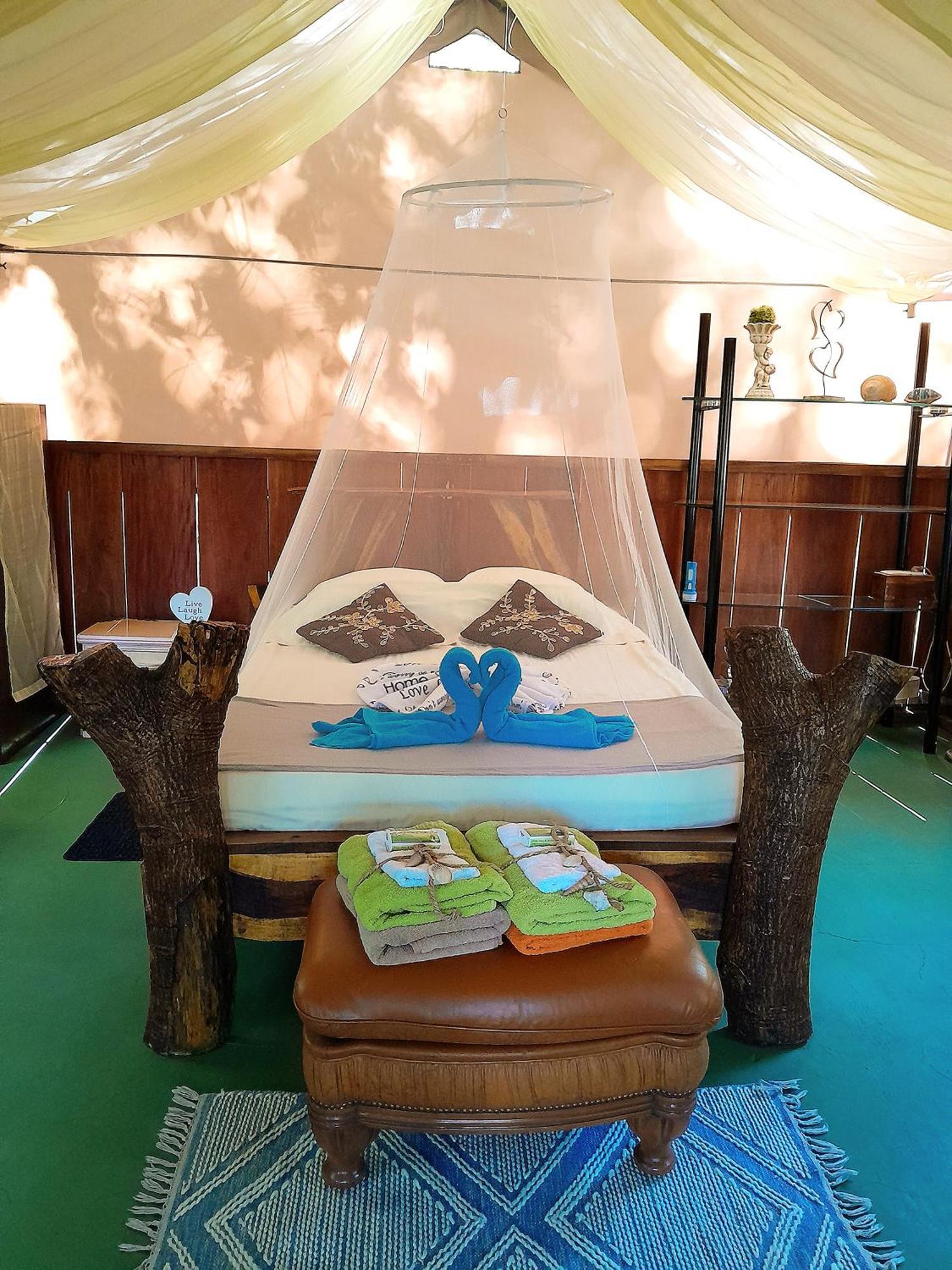 Fully Furnished Family Jungle Tent, Latino Glamping Paquera Εξωτερικό φωτογραφία